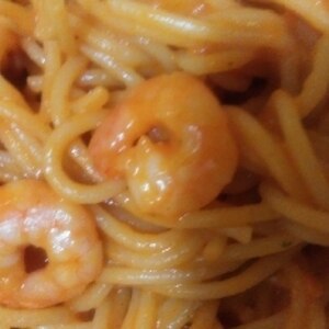 エビのトマトクリームパスタ